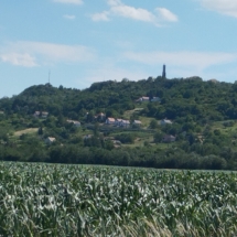 17Eladó nyaraló borospincével – Sághegy, berendezve, költözhetően