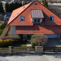 1btelki-luxus-csaladi-haz-medencevel-cecilialux-landhaus