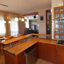 2ctelki-luxus-csaladi-haz-medencevel-cecilialux-landhaus