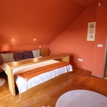 6telki-luxus-familienhaus-mit-pool-cecilialux-landhaus